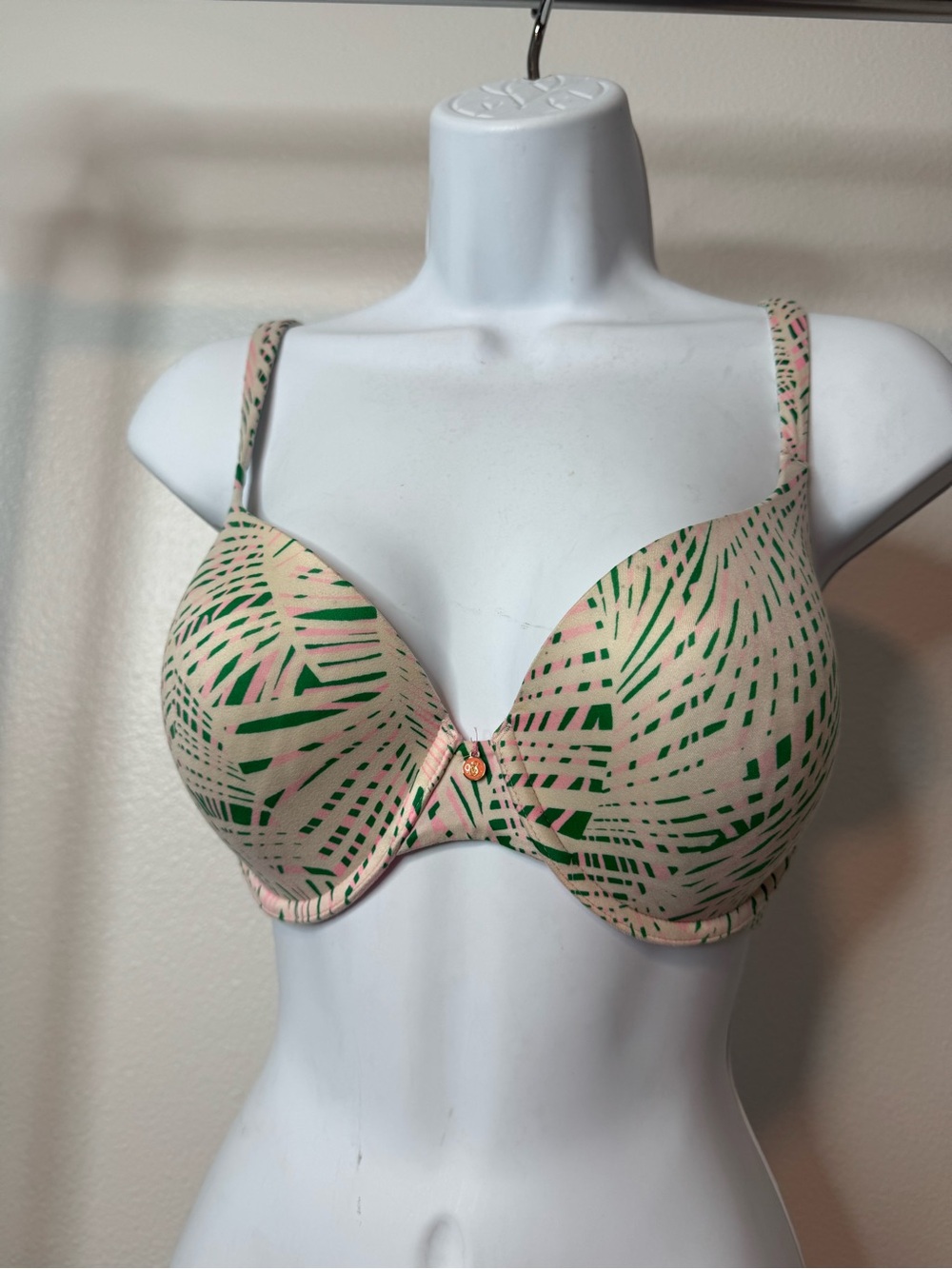 Victoria’s secret Women’s Light Pink & Green Underwire Bra